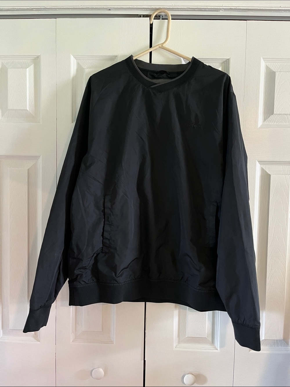 Cabela’s Men's Black Crewneck Pullover